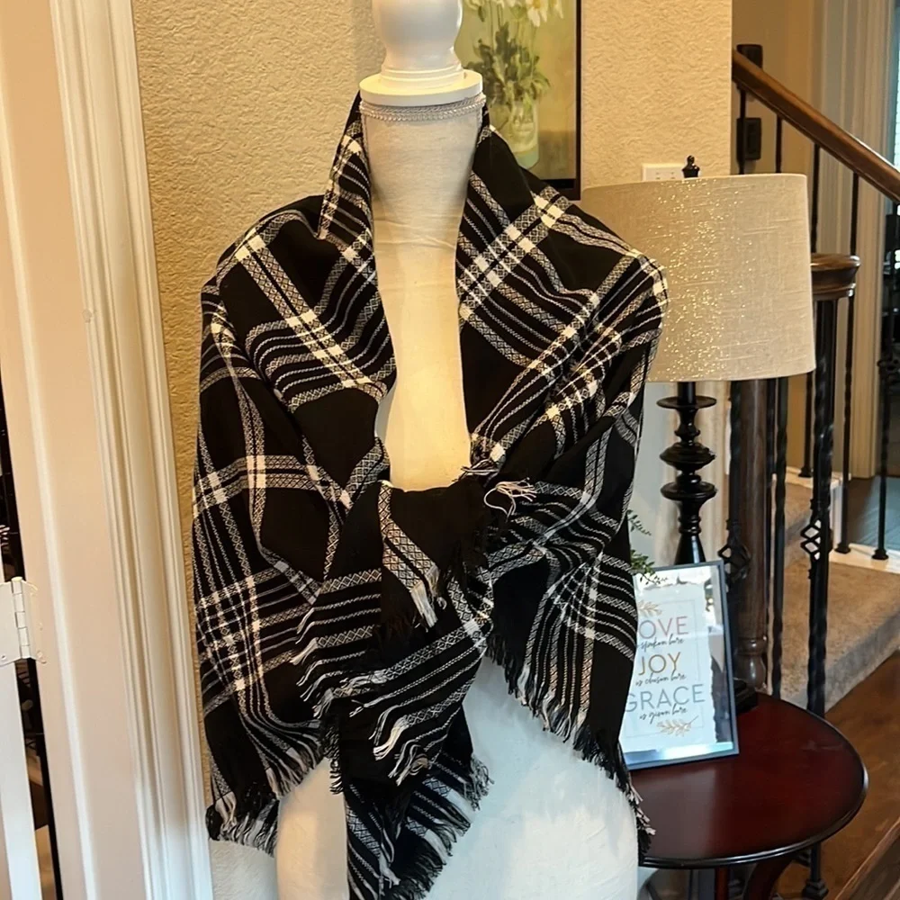 Amanda Smith Black and White Plaid Scarf. 48” x 48”